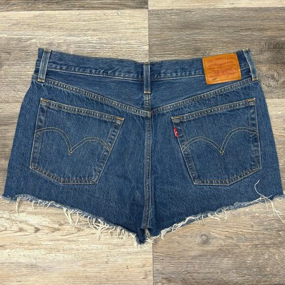 Levis Shorts‎ Premium 501 Blue Womens 31 Button Fly Distressed Denim Jean Jorts - Picture 2 of 12